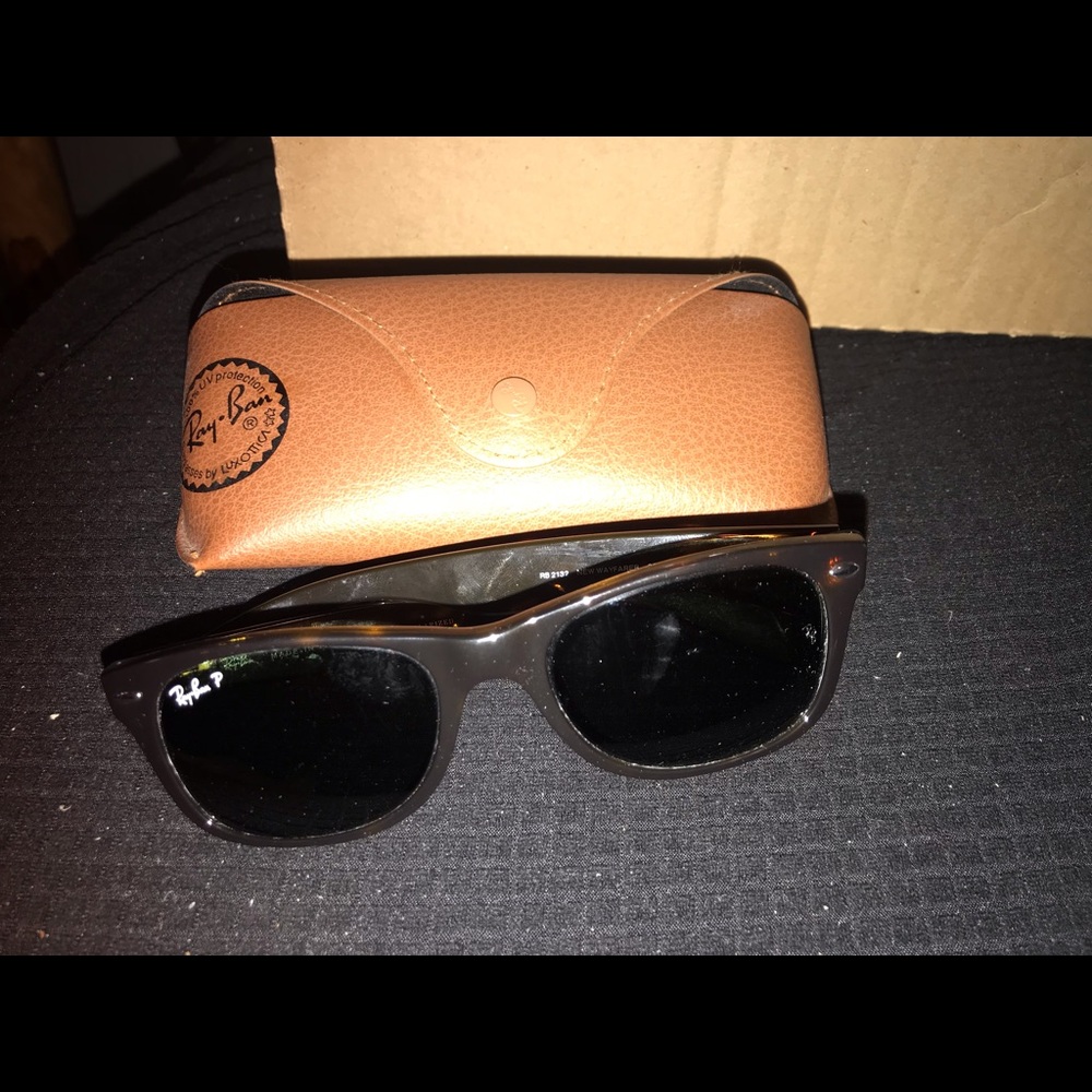 Ray ban sunglasses, brand new! Very cute. Never used.